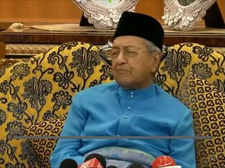 "Kita ada hak untuk meletakkan org yang sesuai" - Tun Dr Mahathir Mohamad