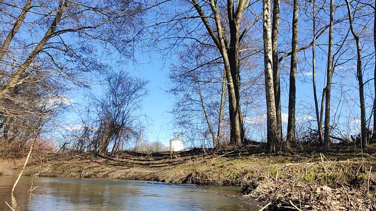 Torsten Böhm singt das Morgengebet von Rudolf Steiner am Ufer der Zusam in Ziemetshausen, 14.3.22