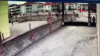 HIRSIZLIK ŞÜPHELİSİ MASKELİ KADINLAR KAMERADA