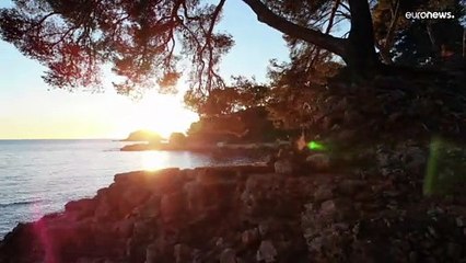 Pratiche e facili da montare: le sfere Helio che producono acqua potabile