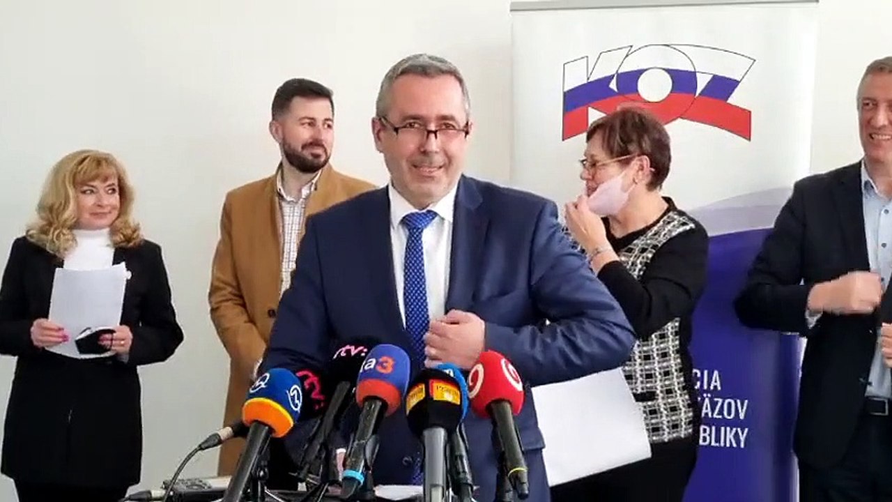 ZÁZNAM: Zástupcovia viacerých organizácií žiadajú vládu,aby sa sústredila na zdražovanie