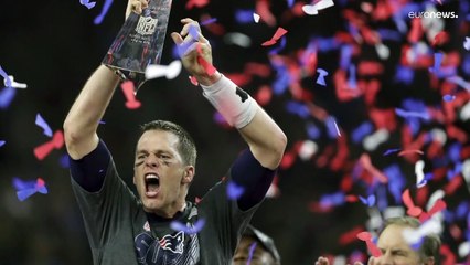 Tom Brady volta atrás na decisão de terminar carreira e joga mais uma temporada