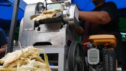 Ragam manusia di bazar Ramadan