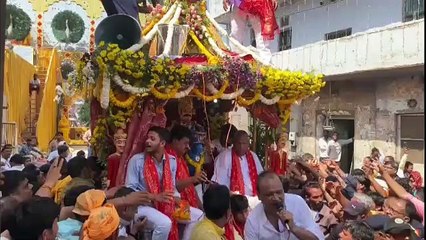 दरबार से बाहर आए श्याम सरकार, 10 लाख श्रद्धालुओं के दर्शन के आसार