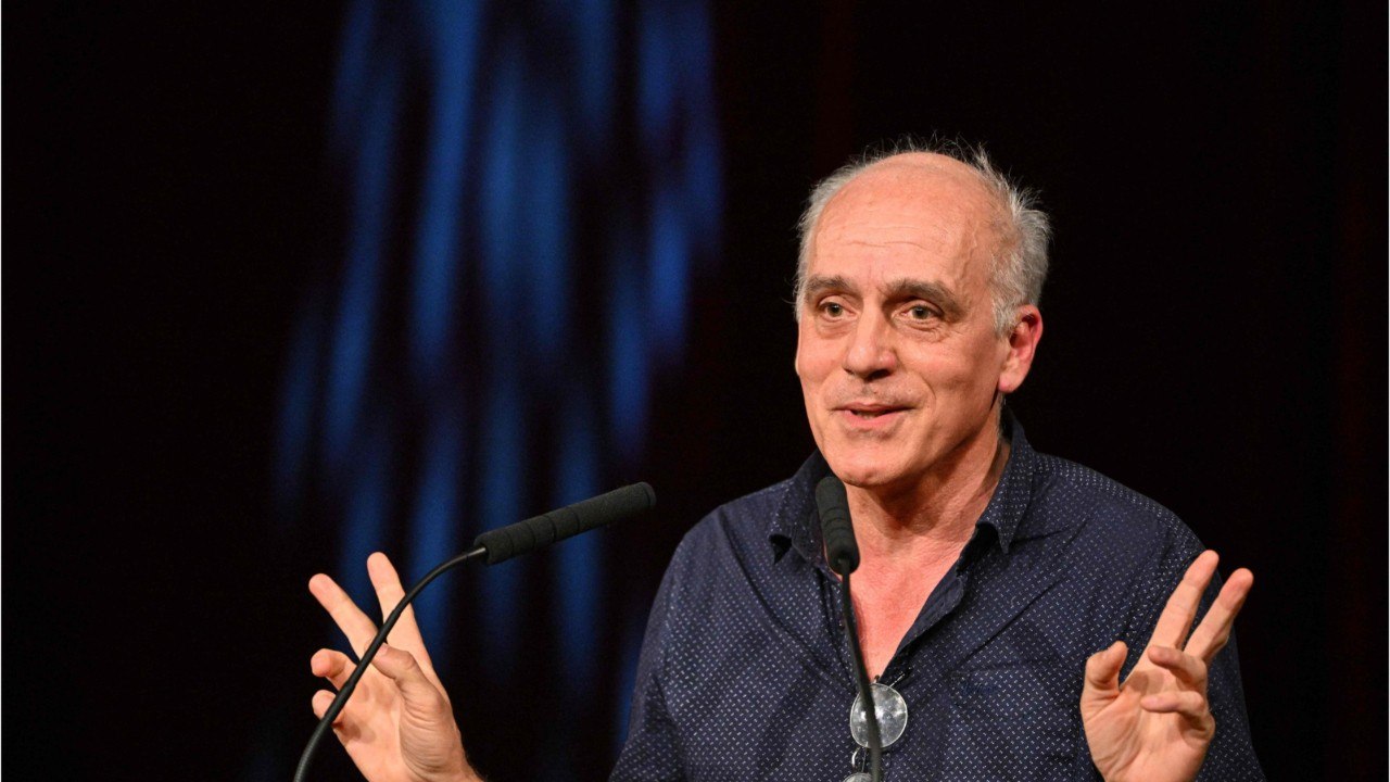 GALA VIDÉO - Philippe Poutou : ce jour où il est apparu… dans le clip d’un groupe de rock