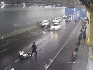MPV rempuh penunggang motosikal