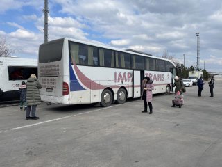 Son dakika: Ukrayna'da yaşadıkları şehirler bombalanan Türklerin yurda gelişleri sürüyor