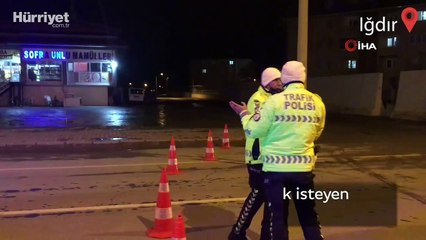 Trafik polisleri Ağrı tarafına gitmek isteyen araçları geri çevirdi