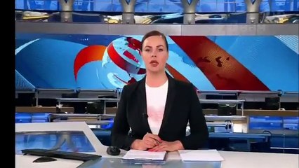 Rus televizyon kanalında canlı yayın sırasında "savaşa hayır" pankartı açıldı
