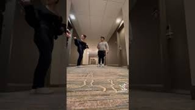 Guy Pulls Master Level Ding Dong Ditching Moves