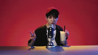 Amber Liu Does ASMR with Her Favorite Snacks & Nintendo Switch