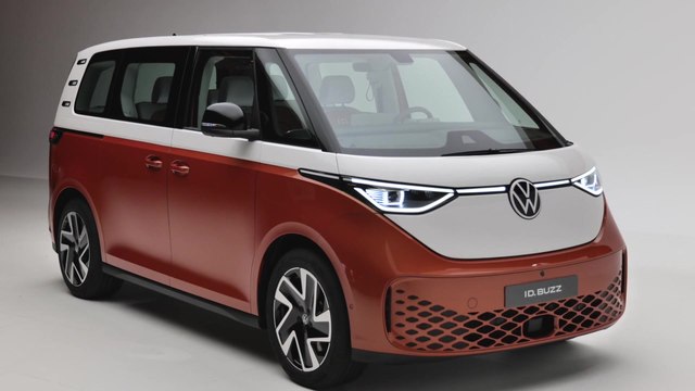 The new Volkswagen ID. Buzz Exterior Design in Candy White and Energetic Orange