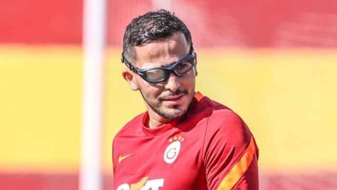 Omar neden gözlük takıyor? Omar Elabdellaoui'ni...