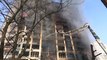 قتيلان على الأقلّ في قصف طال مبنى سكنيًا في كييف