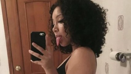 En postant un selfie, elle ne s'attendait pas à faire le buzz à cause de ce petit détail