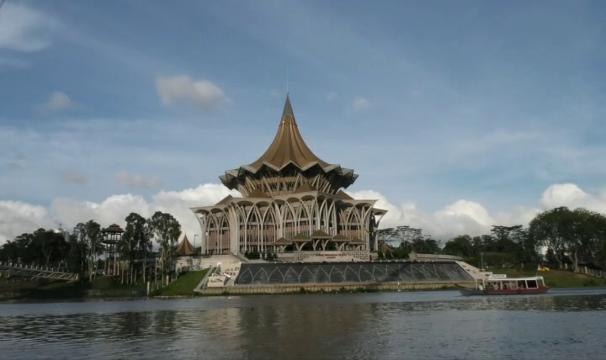 Khabar Dari Sarawak: Ganjaran buat Bonnie & serah kepada Abang Johari pilih pengganti