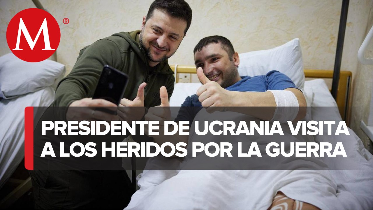 Zelenski visita a soldados ucranianos heridos en hospital militar de Kiev
