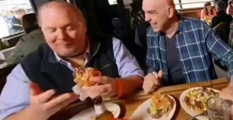 Burgers, Brew & 'Que S02 E02