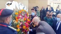 محافظ بني سويف يضع أكليل زهور على النصب التذكاري احتفالا بالعيد القومي