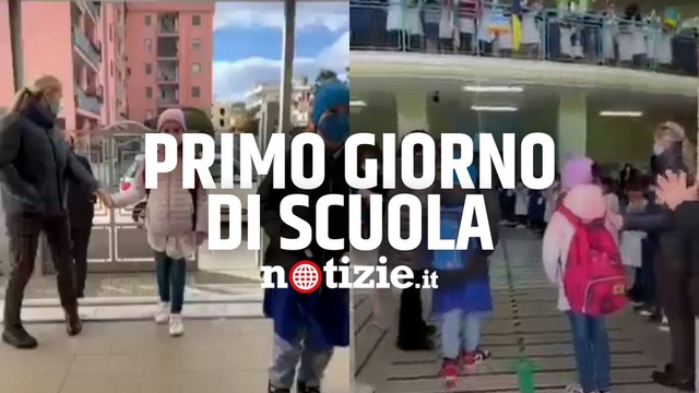 Napoli, primo giorno di scuola per due fratellini ucraini: applausi scroscianti degli altri bambini