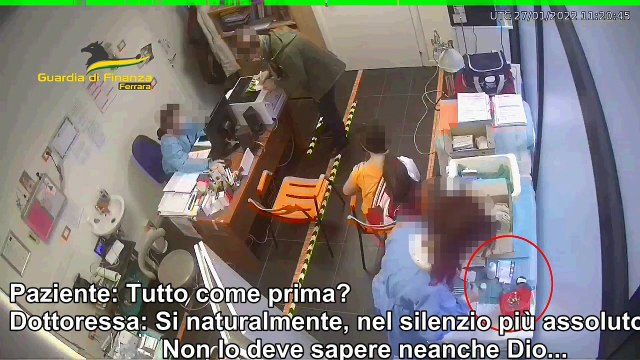 E' vaccino? , tranquillo, è acqua : Ferrara, scoperto giro di green pass falsi, 2 medici arrestati