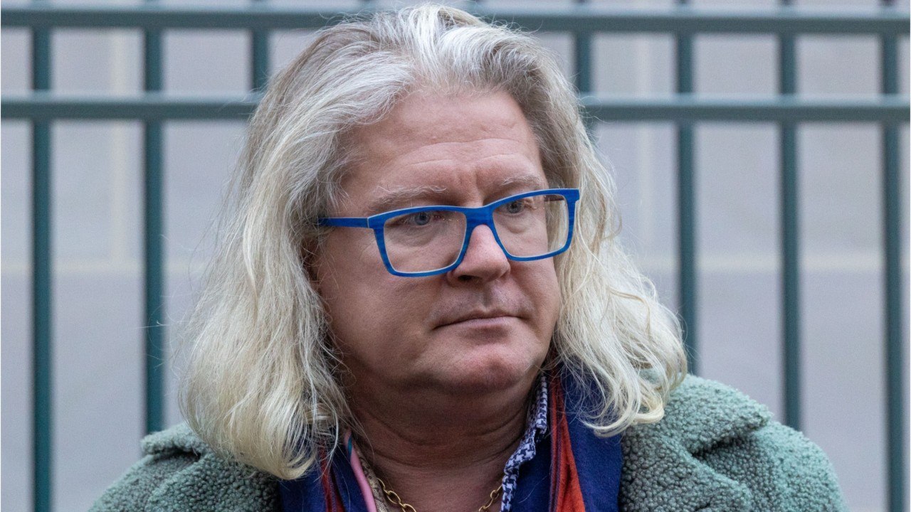 VOICI : Affaire conclue : “traité comme de la m**de”, Pierre-Jean Chalençon dénonce les privilèges de Sophie Davant