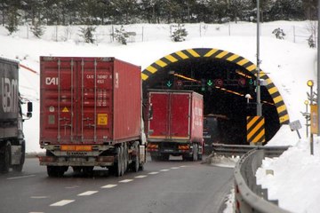 BOLU DAĞI'NDA HAFİF KAR YAĞIŞI