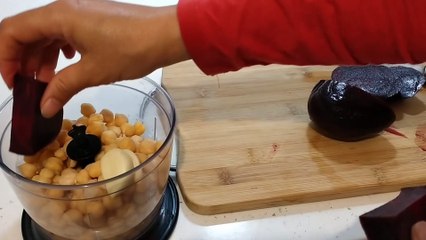 Hummus con remolacha