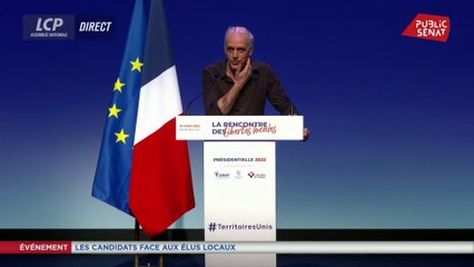 "On est dans un monde peu démocratique, malheureusement les structures locales le sont peu aussi."