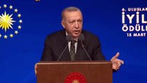Erdoğan: Salon bir kalktı bir indi, mesele damardan girmek...