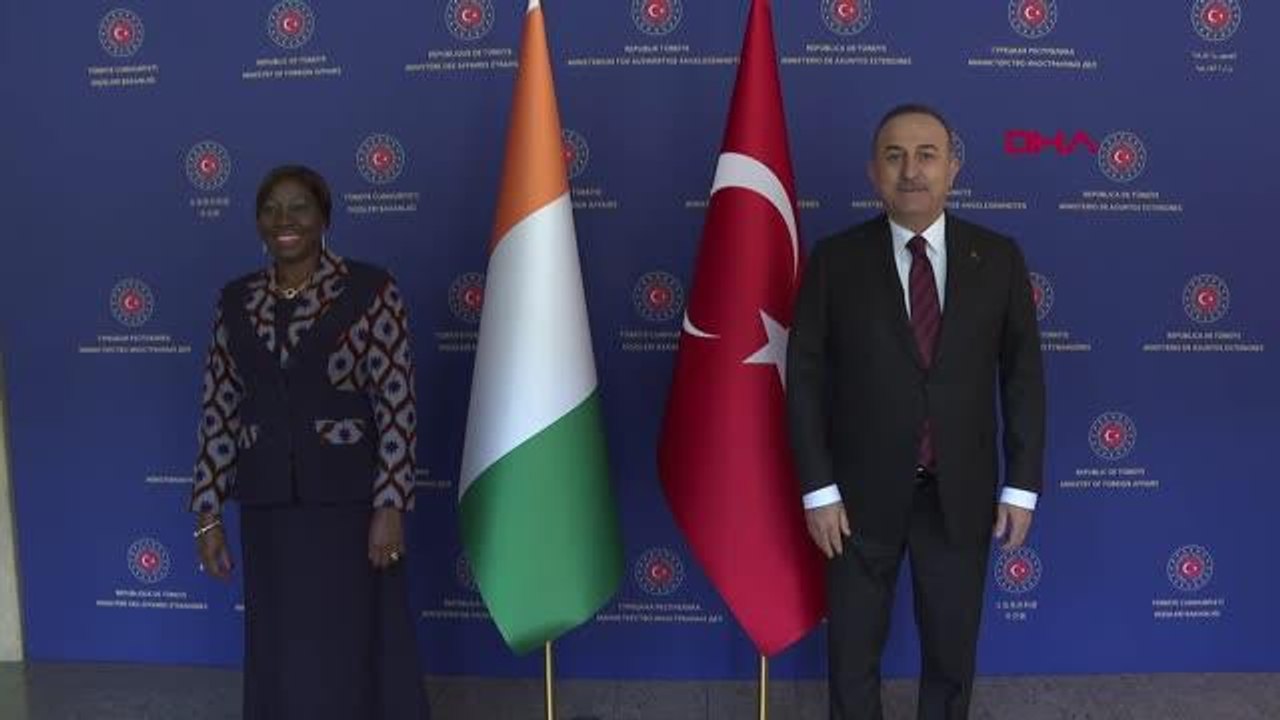 Son dakika haber: ANKARA-Dışişleri Bakanı Çavuşoğlu, Fildişi Sahili Dışişleri Bakanı Kandia Camara yı karşılayıp ikili görüşmete geçti