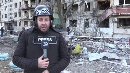 Kiev'deki saldırılarda bir apartmana daha top mermisi isabet etti: 4 ölü (4)