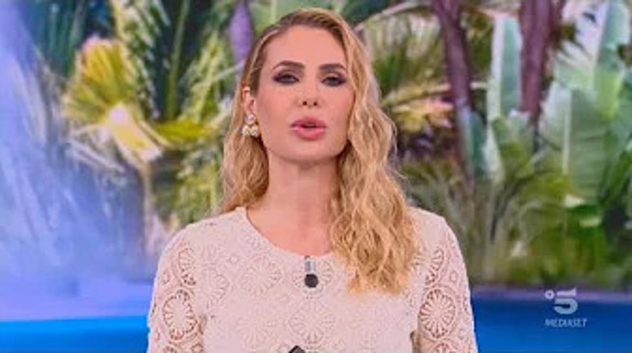 Francesco Totti e Ilary Blasi in crisi nera? L'amico di lui non ha dubbi: "E' una montatura" Le scor