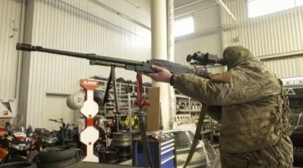 Download Video: Un taller mecánico de Kiev adapta decenas de armas rusas para los soldados ucranianos