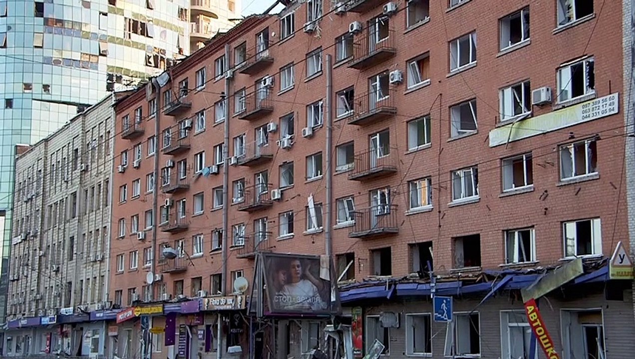 Schutz suchen, wo es keinen gibt: Kiew weiter im Bombenhagel