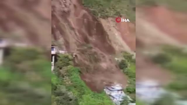 Peru'da toprak kayması: 80 ev toprak altında kaldı