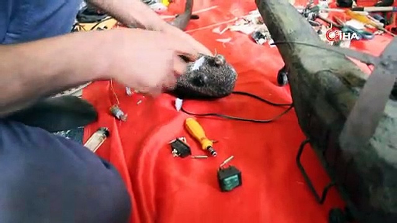 Hakkarili genç atık malzemelerden skorsky helikopter yaptı