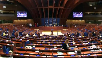 Olağanüstü toplantıya savaştan katıldı