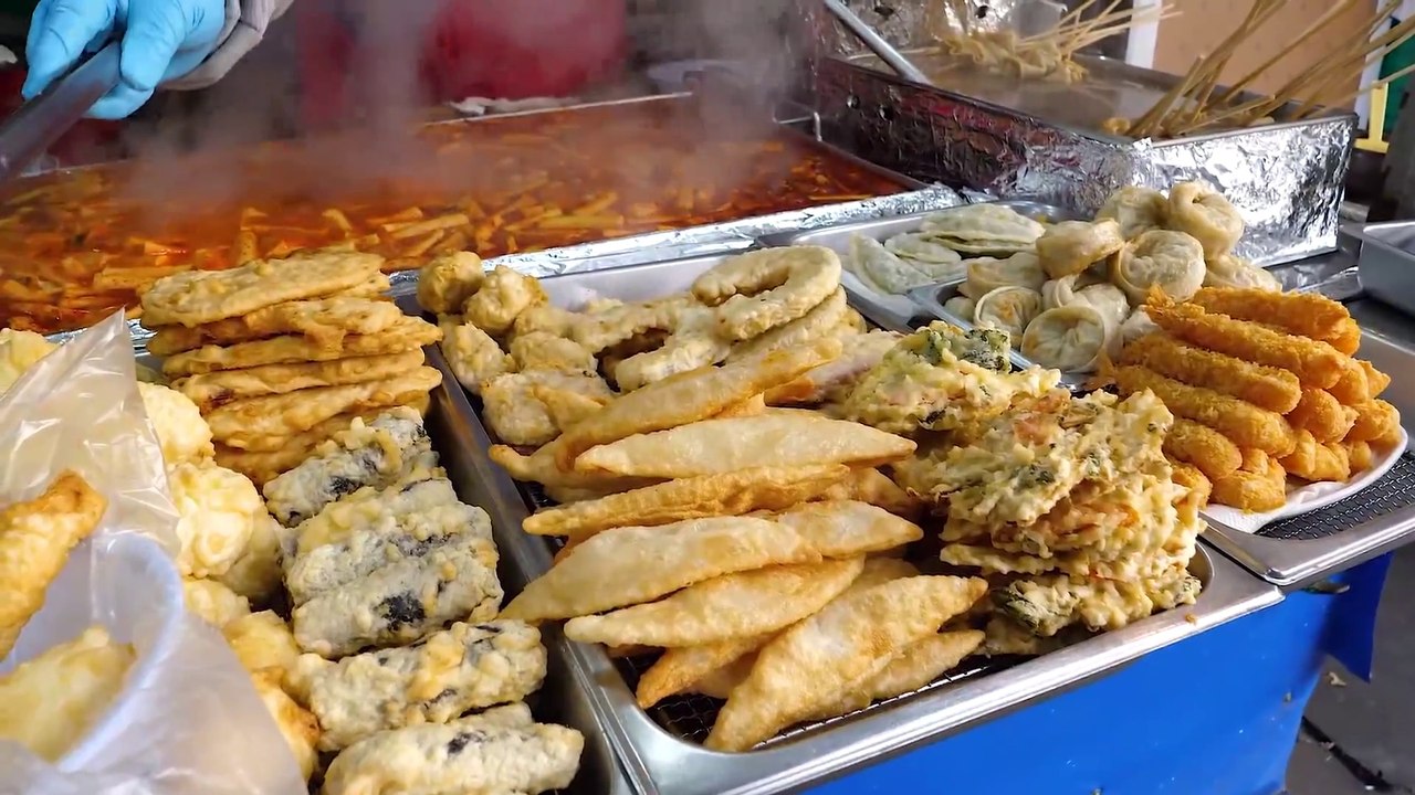 Spicy Rice Cake Tteokbokki - Korean Street Food