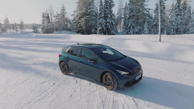 CUPRA Born Design in Aurora Blue Winter Experience