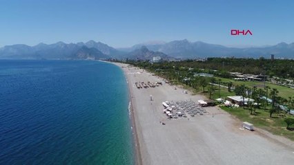 AVRUPA'NIN EN İRİ KARTALI, KONYAALTI SAHİLİNDE GÖRÜLDÜ