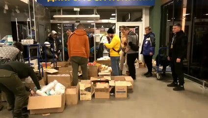 Los coches con civiles que han logrado huir de Mariúpol llegan a Zaporiyia