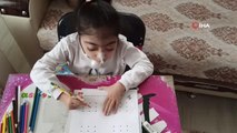 Melek'in okulu evi oldu...Omurilik açıklığı nedeniyle okula gidemeyen 7 yaşındaki Melek evde eğitim hizmeti alıyor
