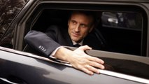 FEMME ACTUELLE - Emmanuel Macron a recadré une passante en pleurs, lors d’un bain de foule