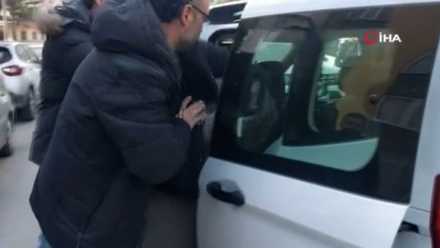 Gasp ettiği otomobille çarptığı aracı içerisindeki çocukla birlikte kaçırdı