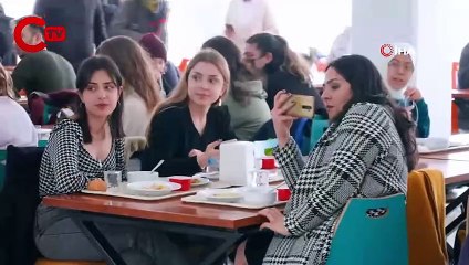 üniversite yemekhanesinde duygulandıran anlar