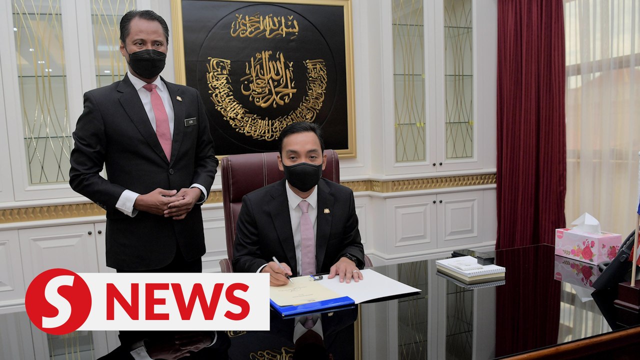 Onn Hafiz clocks in for first day of work as Johor's MB