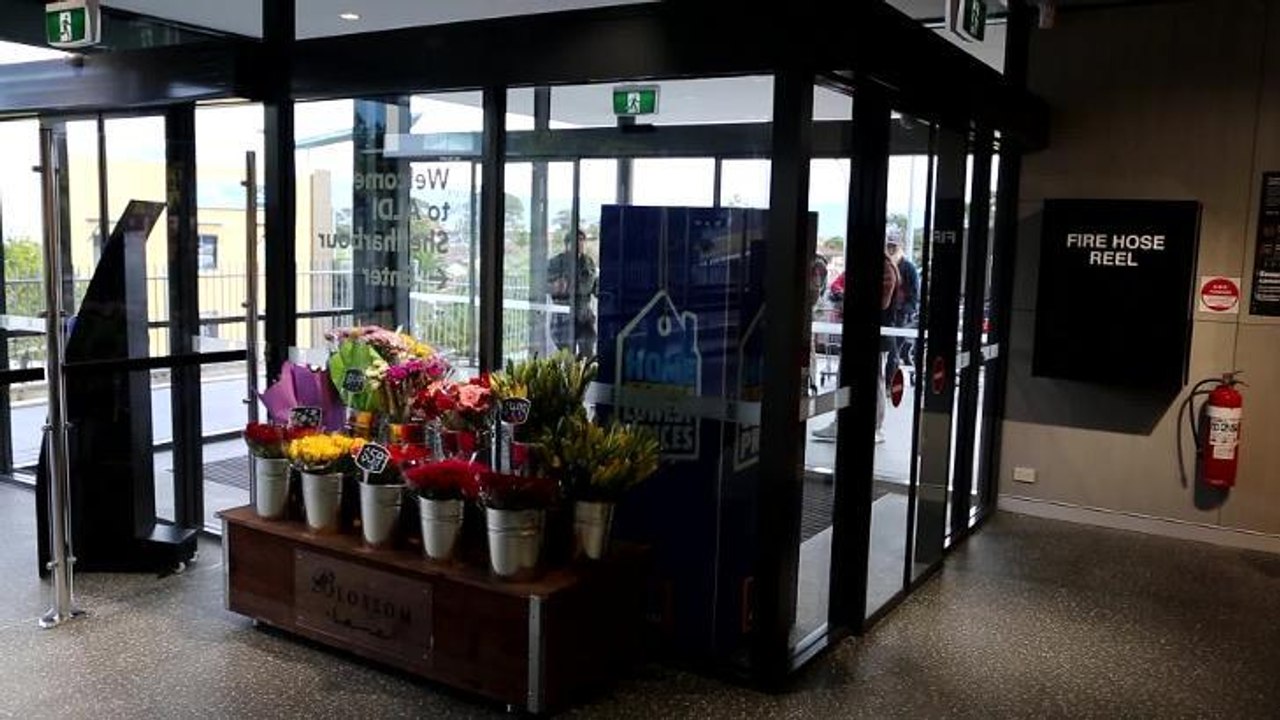 ILLAWARRA MERCURY inside the new-look Aldi Shellharbour.  Video: Greg Ellis.