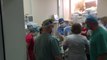 ZAPORİJYA - Mariupol'den tahliye edilen yaralı çocuklar hastanede tedavi altına alındı