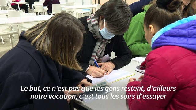 Des réfugiés ukrainiens accueillis dans un nouveau centre à Paris